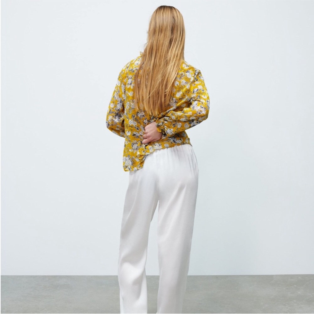 NWOT Zara Ruffle Trim Silky Yellow Gray Floral Pattern Button Floral Blouse Top - Picture 2 of 14